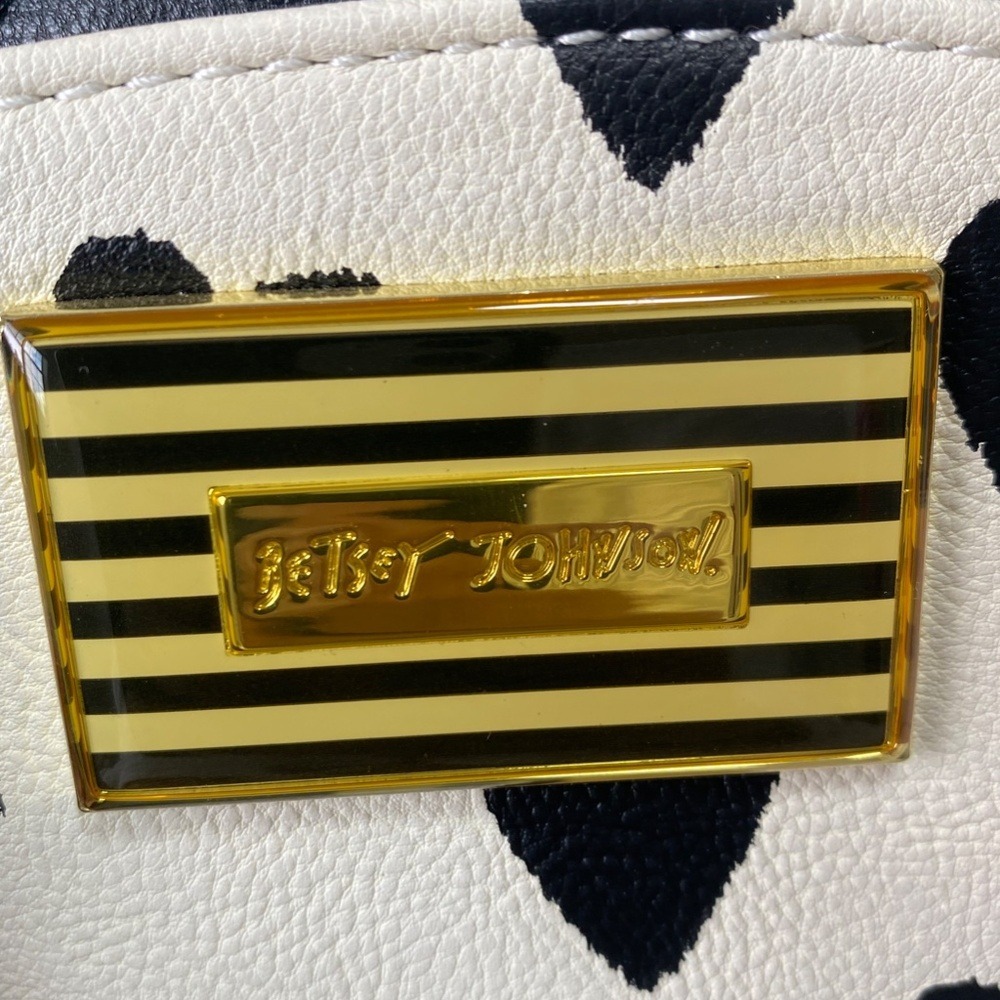 Betsey Johnson Ikat Heart‎ Large Satchel - Picture 4 of 9